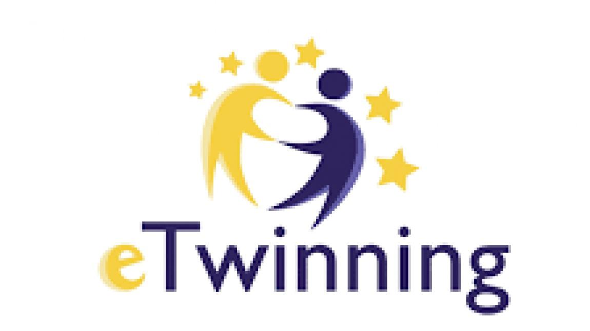 eTwinning Proje Logo Seçim Anketimize Katılın